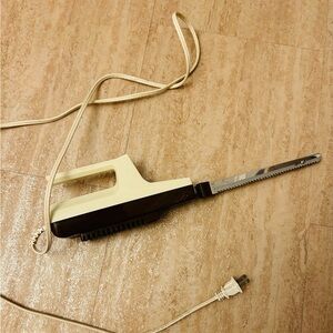 Vintage Electric Knife Model JK177 Carving knife distributed by Zayre Corp works